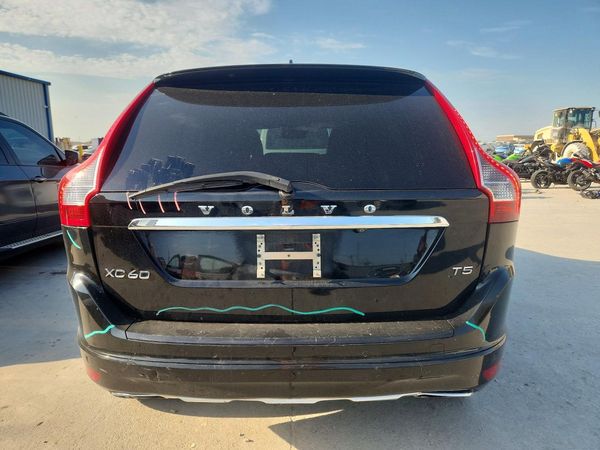 2015 VOLVO XC60