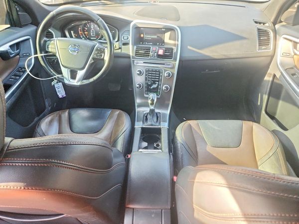 2015 VOLVO XC60