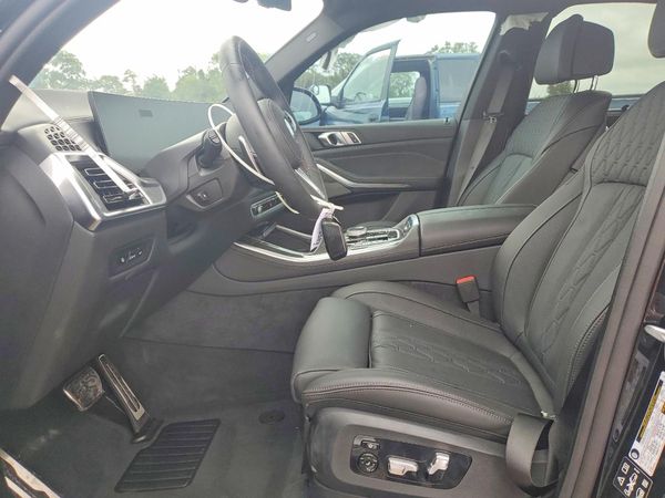 2026 BMW X5 M60i