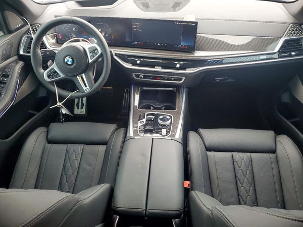 2026 BMW X5 M60i