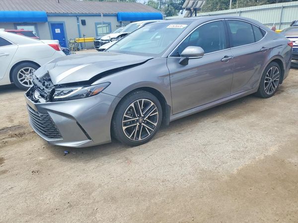 2026 TOYOTA CAMRY