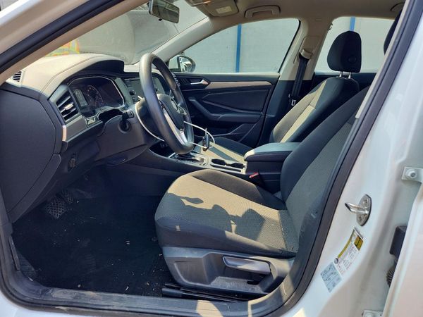 2019 VOLKSWAGEN JETTA S, SE, R-Line — DENT