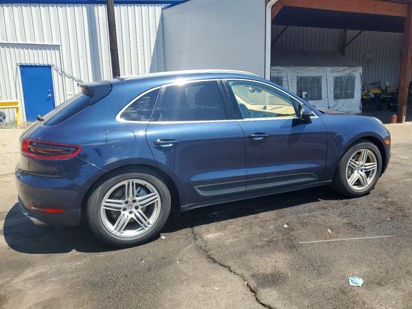 2015 PORSCHE MACAN