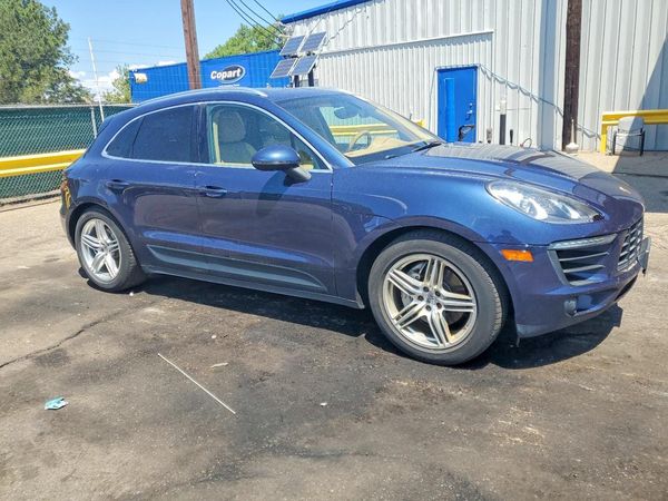 2015 PORSCHE MACAN
