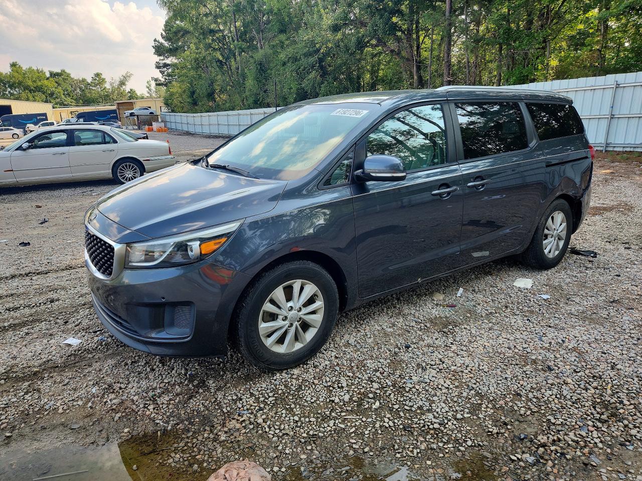2017 KIA SEDONA LX