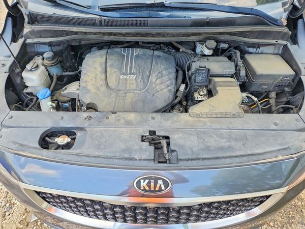 2017 KIA SEDONA LX