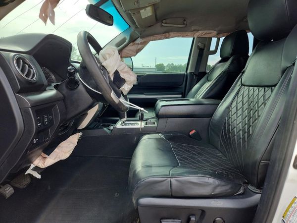 2015 TOYOTA TUNDRA SR5 Grade