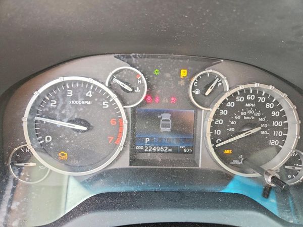 2015 TOYOTA TUNDRA SR5 Grade