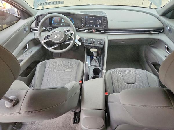 2025 HYUNDAI ELANTRA