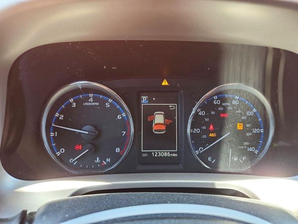 2016 TOYOTA RAV4 XLE (M Grade)