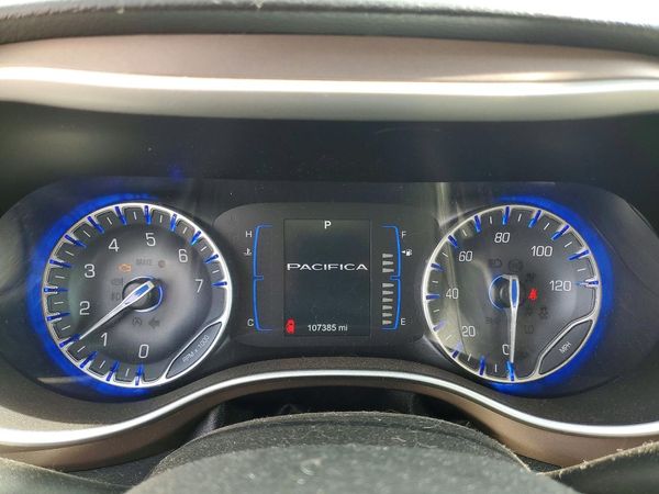2017 CHRYSLER PACIFICA Touring L