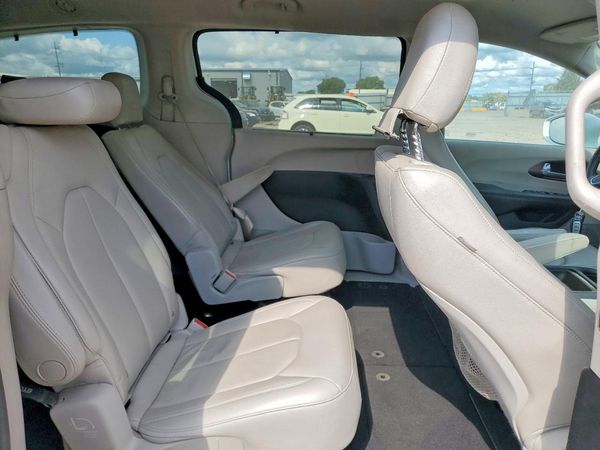 2017 CHRYSLER PACIFICA Touring L