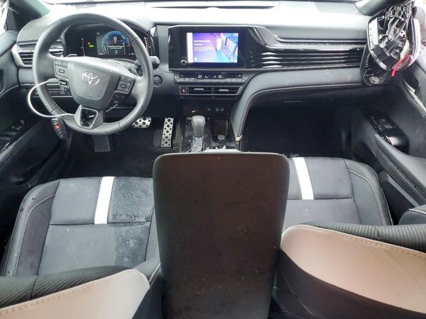 2025 TOYOTA CAMRY