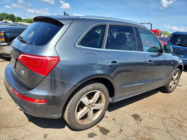 2012 AUDI Q5 Premium Plus