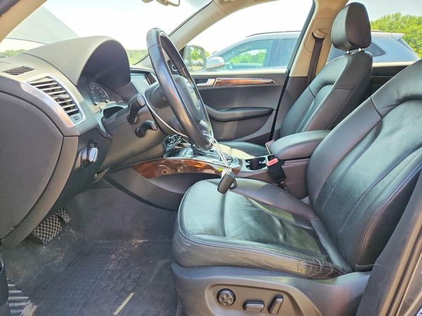 2012 AUDI Q5 Premium Plus