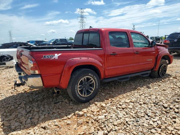 2015 TOYOTA TACOMA Delux Grade