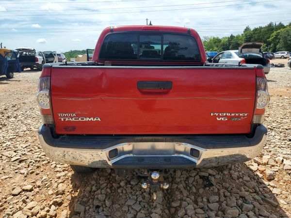 2015 TOYOTA TACOMA Delux Grade