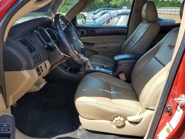 2015 TOYOTA TACOMA Delux Grade