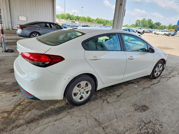 2017 KIA FORTE LX Base