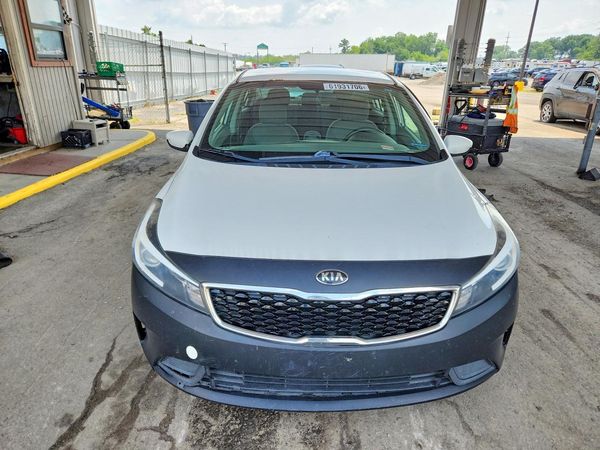 2017 KIA FORTE LX Base