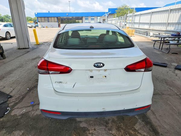 2017 KIA FORTE LX Base