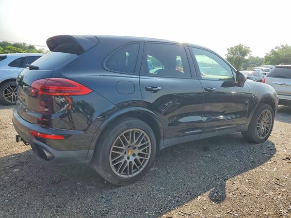 2017 PORSCHE CAYENNE
