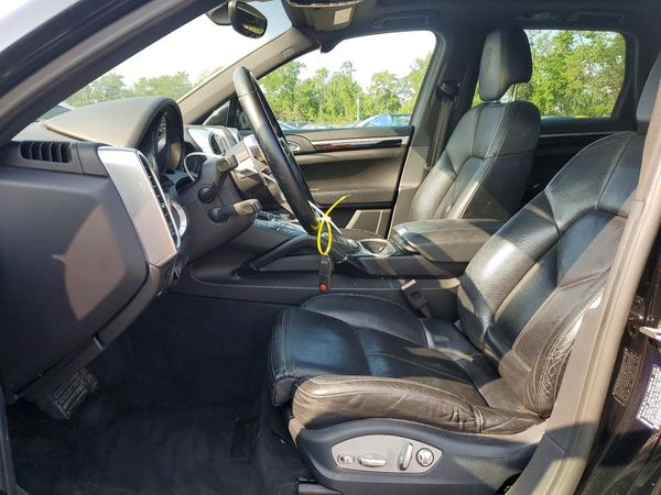 2017 PORSCHE CAYENNE