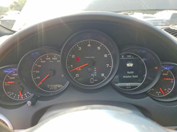 2017 PORSCHE CAYENNE