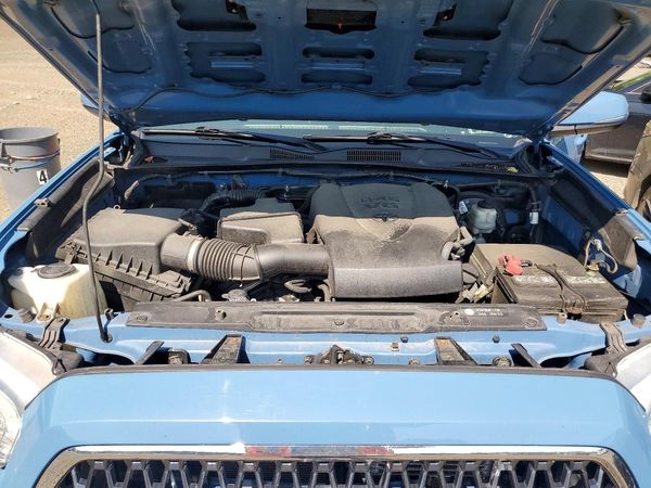 2019 TOYOTA TACOMA SR5
