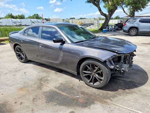 2017 DODGE CHARGER SXT