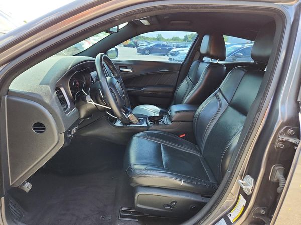 2017 DODGE CHARGER SXT