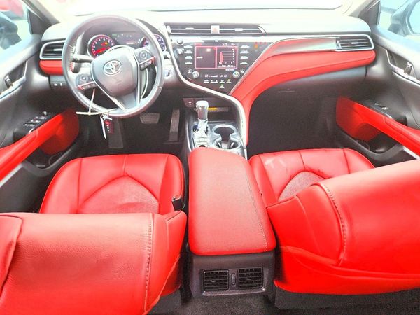 2019 TOYOTA CAMRY XSE