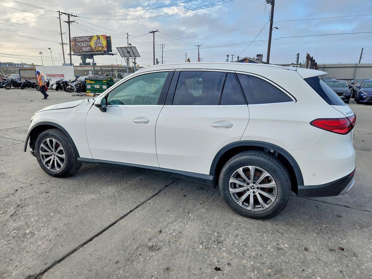 2024 MERCEDES-BENZ GLC