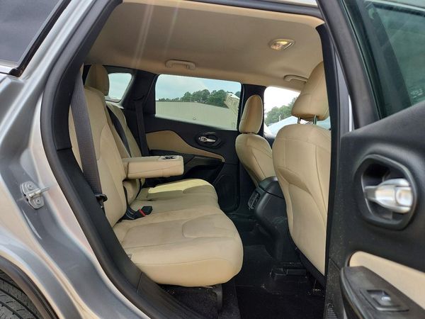 2015 JEEP CHEROKEE LATITUDE 4X4