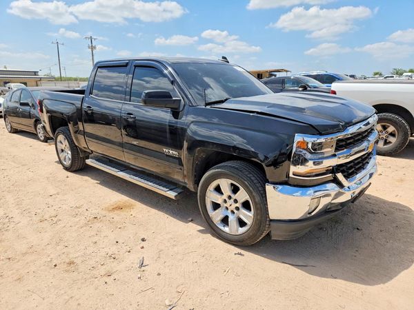 2018 CHEVROLET SILVERADO LT — Passenger 3/4