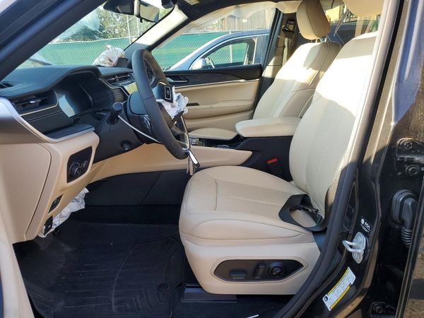 2024 JEEP GRAND CHEROKEE