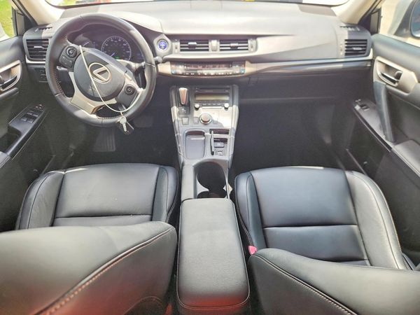 2015 LEXUS CT 200h