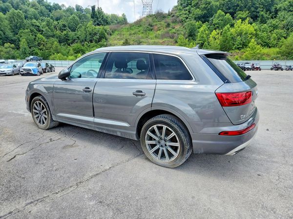 2017 AUDI Q7 quattro Premium Plus