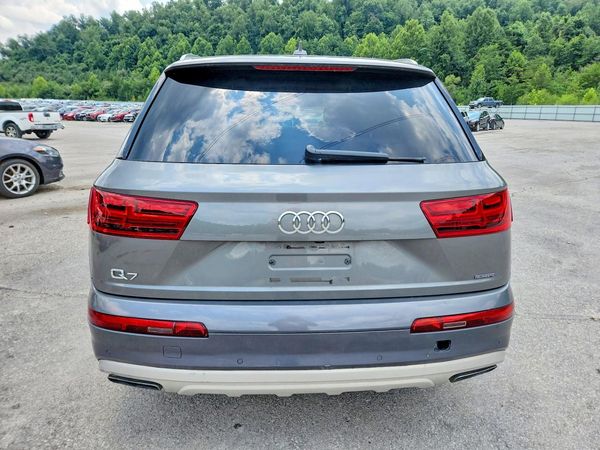 2017 AUDI Q7 quattro Premium Plus