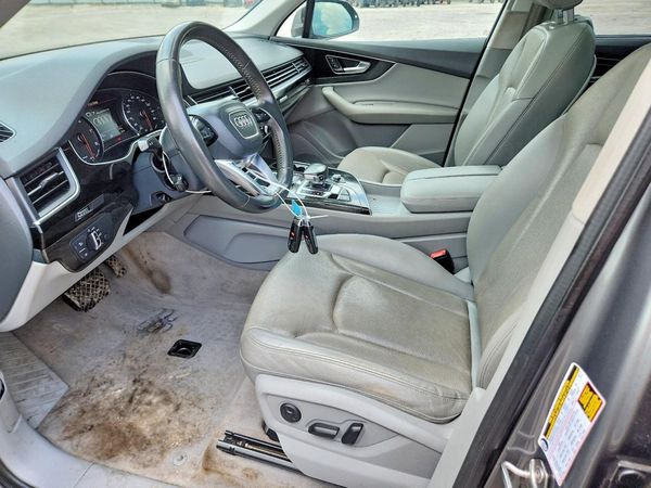 2017 AUDI Q7 quattro Premium Plus