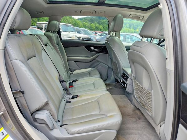 2017 AUDI Q7 quattro Premium Plus