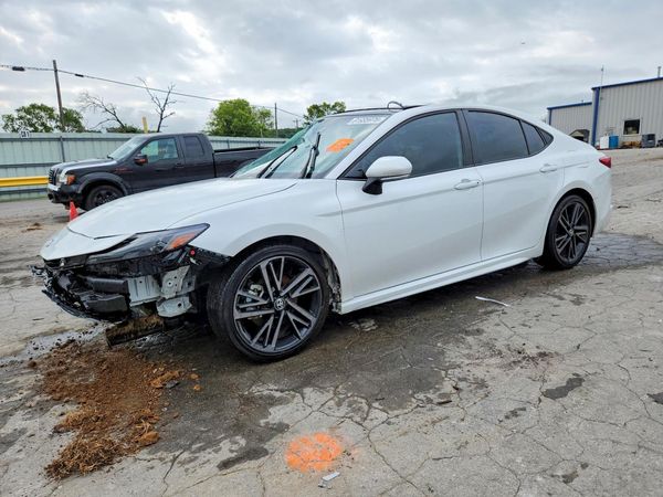 2025 TOYOTA CAMRY