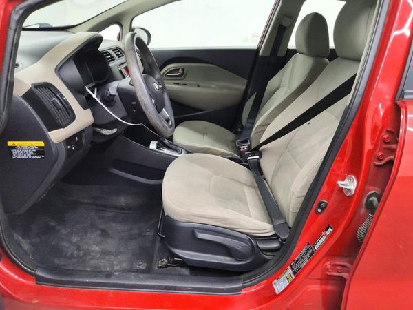2014 KIA RIO 1.6 AT LX STD/Power — DENT