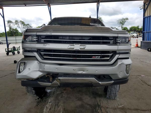 2017 CHEVROLET SILVERADO LTZ