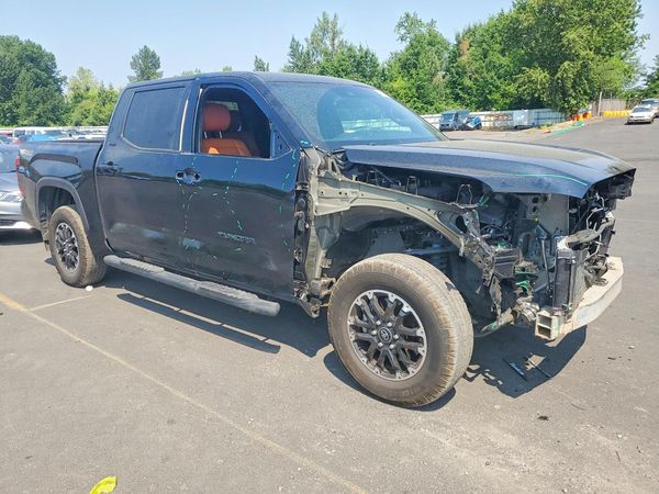 2025 TOYOTA TUNDRA SR5