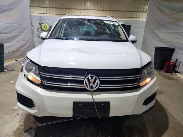 2017 VOLKSWAGEN TIGUAN Wolfsburg 4Motion