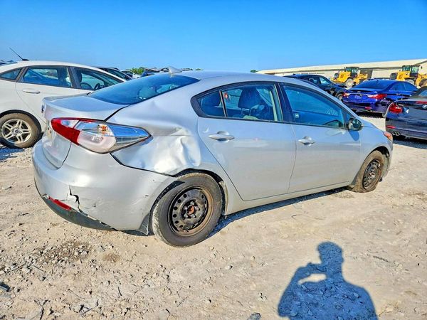 2016 KIA FORTE GL (Middle-Low Grade)