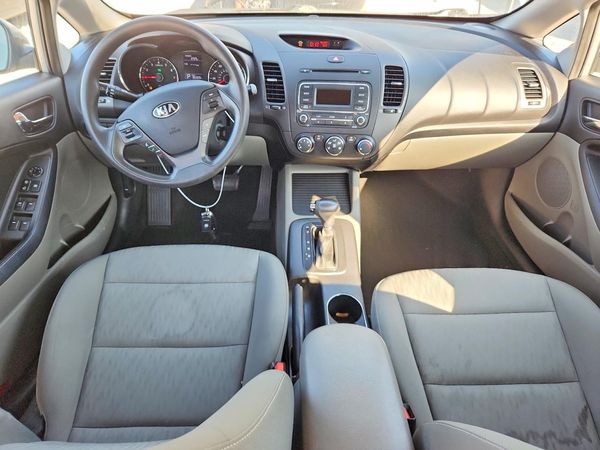 2016 KIA FORTE GL (Middle-Low Grade)