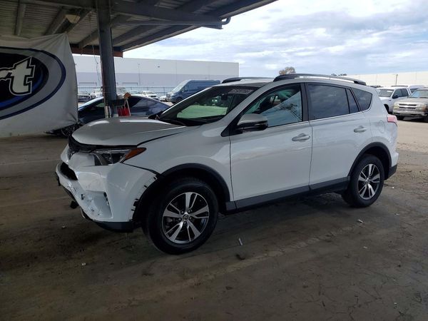 2018 TOYOTA RAV4 Adventure/XLE