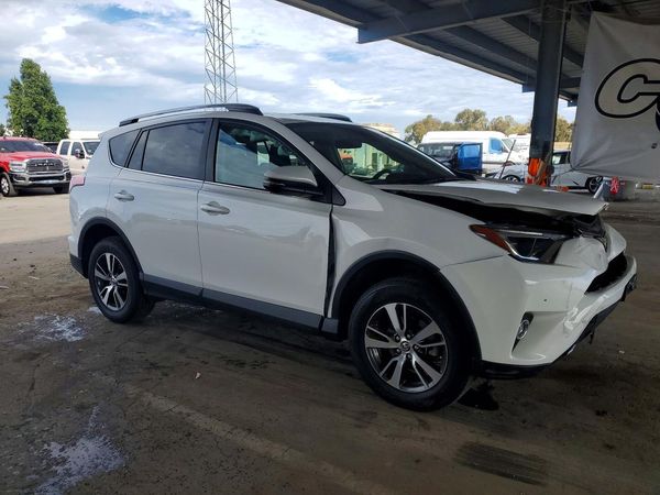 2018 TOYOTA RAV4 Adventure/XLE